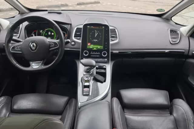 Renault Espace (2015) thumbnail 6