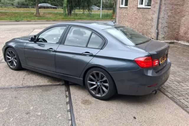 BMW 3-Serie (2012) thumbnail 4