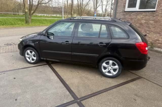 Škoda Fabia (2009) thumbnail 3