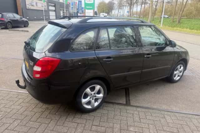 Škoda Fabia (2009) thumbnail 6