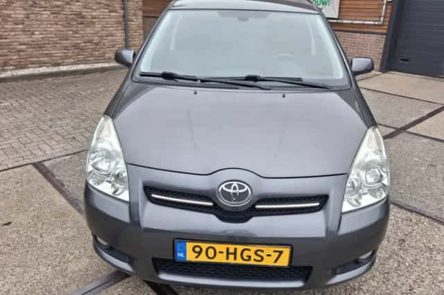 Toyota Verso (2008) thumbnail 4