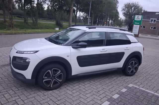 Citroën C4 Cactus (2015) thumbnail 3