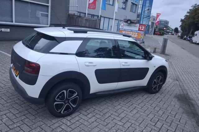 Citroën C4 Cactus (2015) thumbnail 4