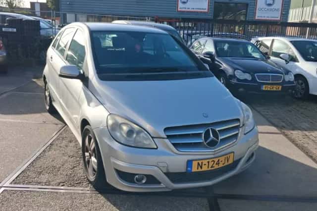 Mercedes-Benz B-Klasse (2009) thumbnail 2