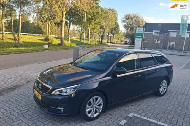Peugeot 308 (2018) thumbnail 1