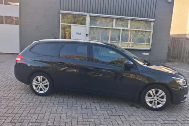 Peugeot 308 (2018) thumbnail 3