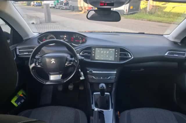 Peugeot 308 (2018) thumbnail 6