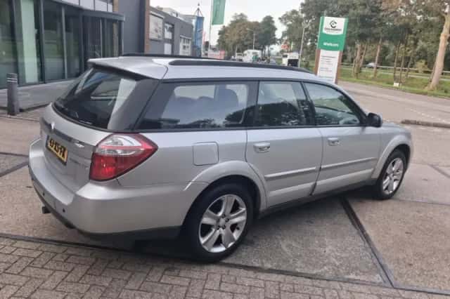 Subaru Outback (2007) thumbnail 3