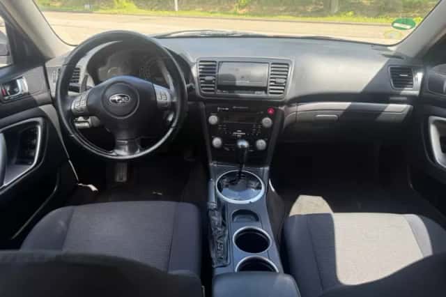 Subaru Outback (2009) thumbnail 6
