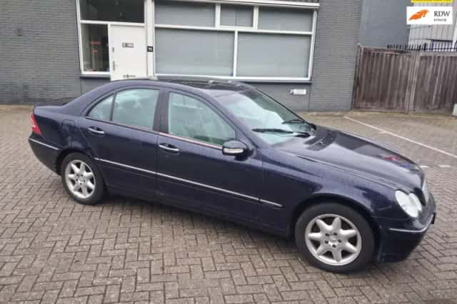 Mercedes-Benz C-Klasse (2001) thumbnail 1