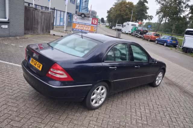 Mercedes-Benz C-Klasse (2001) thumbnail 2