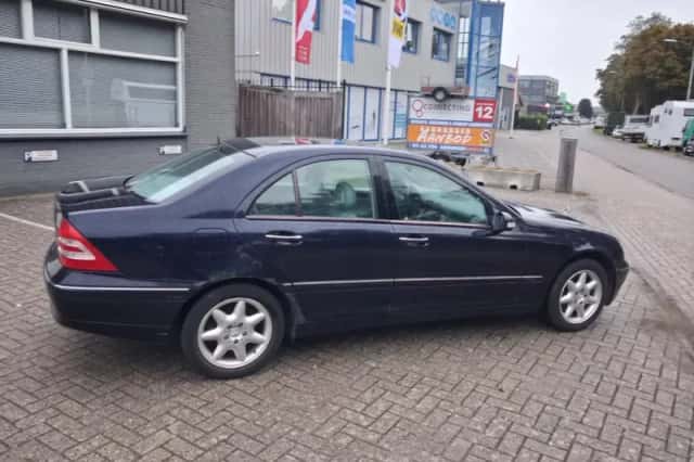 Mercedes-Benz C-Klasse (2001) thumbnail 4