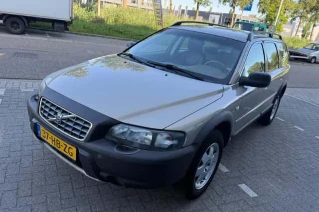 Volvo V70 (2001) thumbnail 2