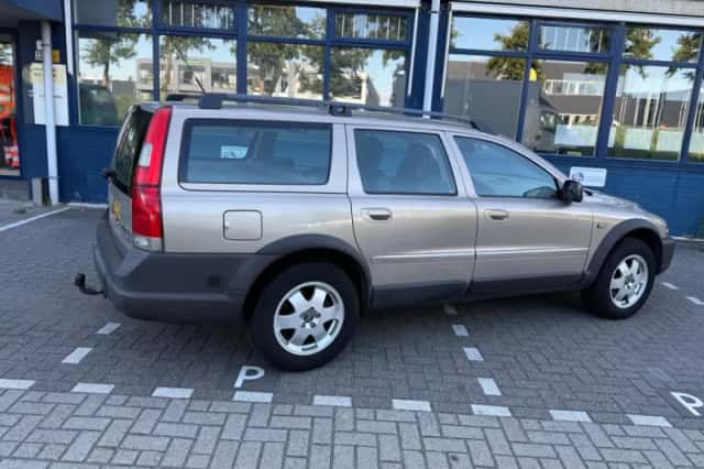 Volvo V70 (2001) thumbnail 3
