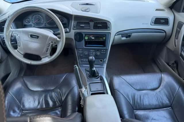 Volvo V70 (2001) thumbnail 6