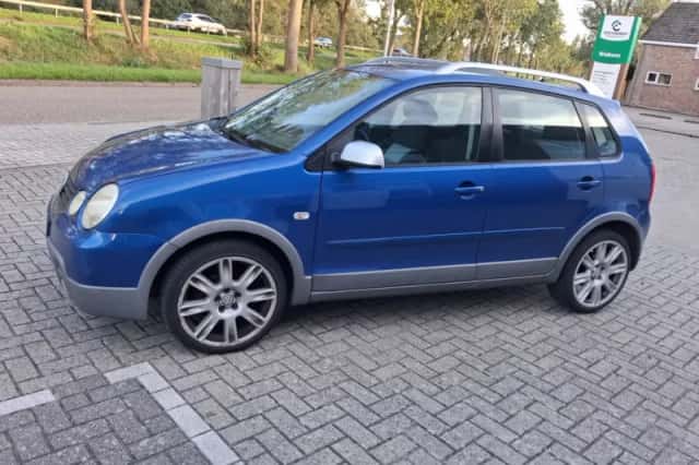 Volkswagen Polo (2004) thumbnail 2