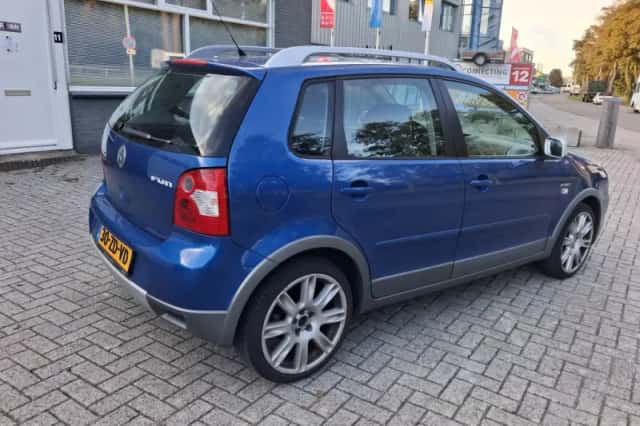 Volkswagen Polo (2004) thumbnail 4