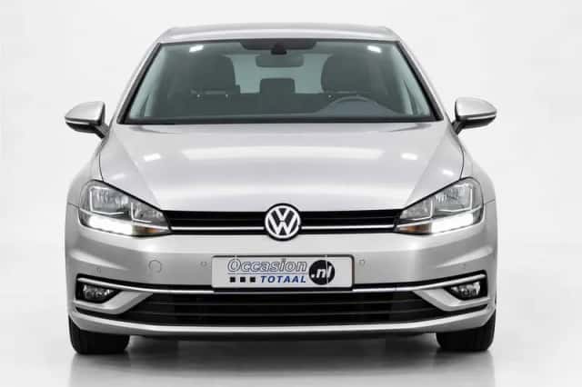 Volkswagen Golf (2019) thumbnail 2