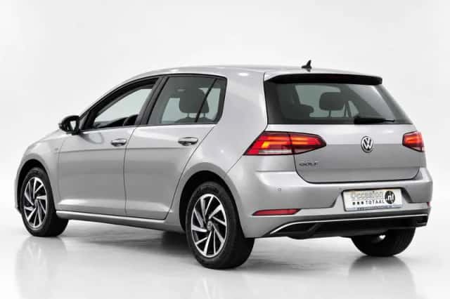 Volkswagen Golf (2019) thumbnail 4