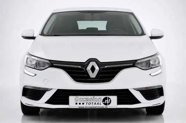 Renault Mégane (2017) thumbnail 2
