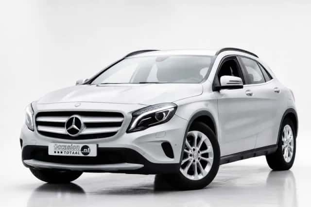 Mercedes-Benz GLA-Klasse (2015) thumbnail 1