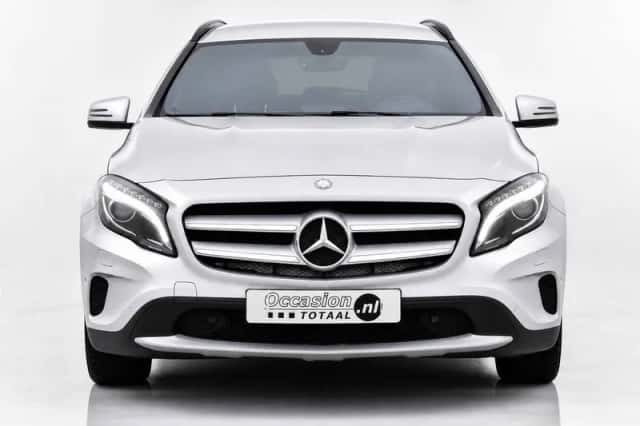 Mercedes-Benz GLA-Klasse (2015) thumbnail 2