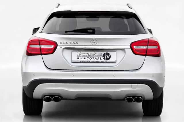 Mercedes-Benz GLA-Klasse (2015) thumbnail 5