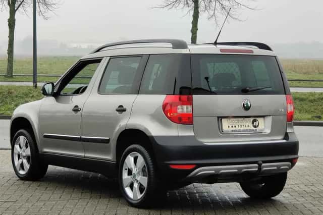 Škoda Yeti (2010) thumbnail 4