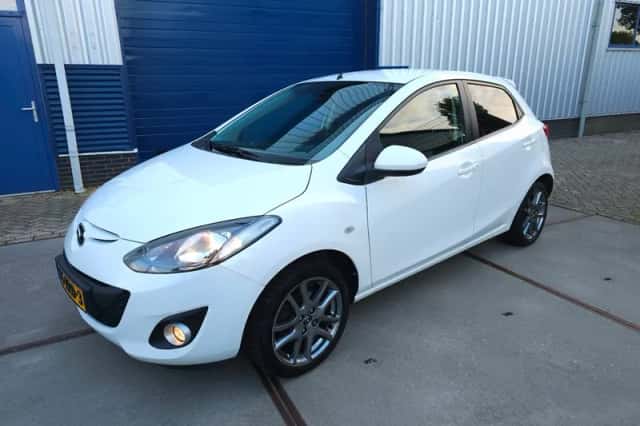 Mazda 2 (2013) thumbnail 1