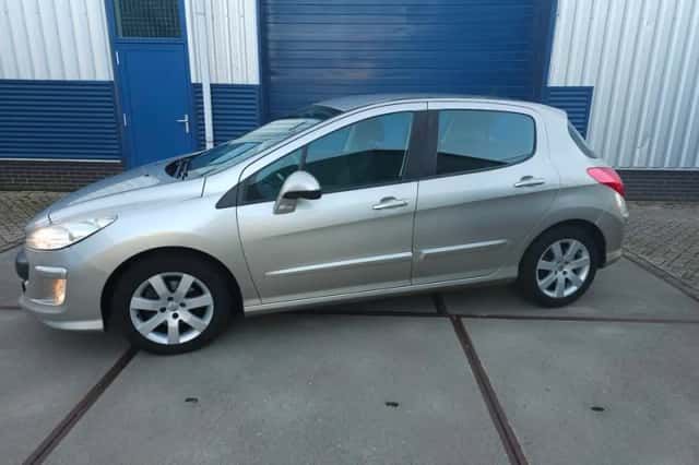 Peugeot 308 (2009) thumbnail 2