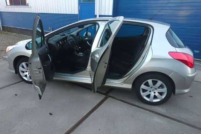 Peugeot 308 (2009) thumbnail 4