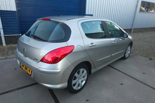 Peugeot 308 (2009) thumbnail 5