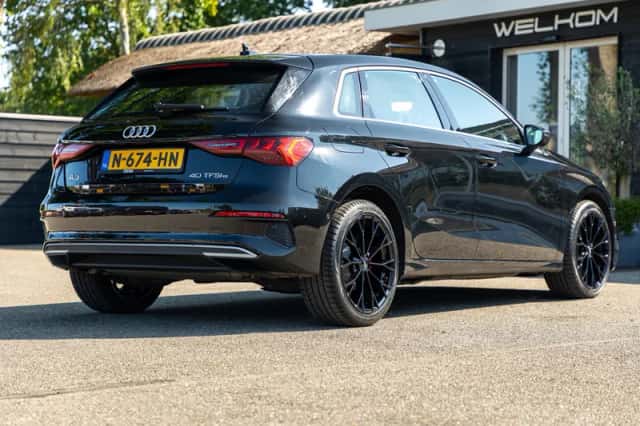 Audi A3 (2021) thumbnail 3