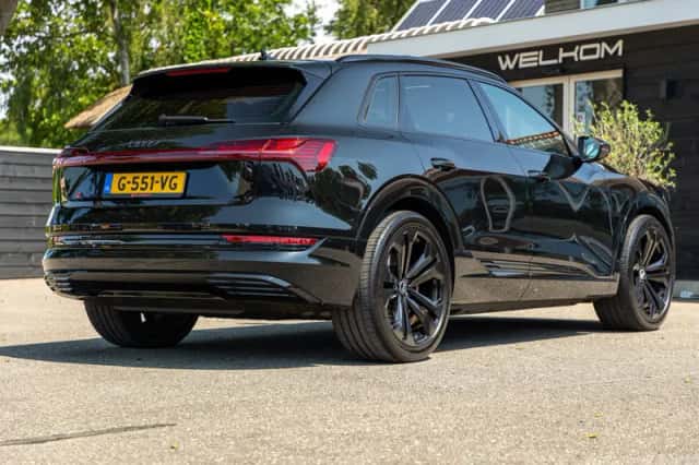 Audi e-tron (2019) thumbnail 3