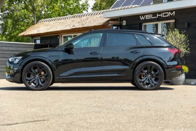 Audi e-tron (2019) thumbnail 6