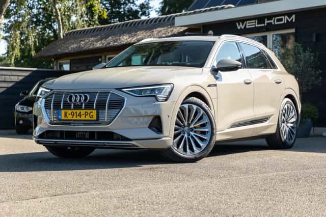 Audi e-tron (2019) thumbnail 1