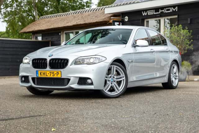 BMW 5-Serie (2011) thumbnail 1