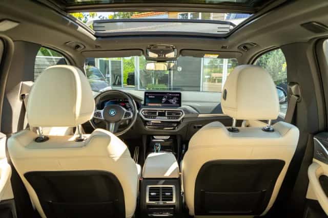 BMW iX3 (2022) thumbnail 6