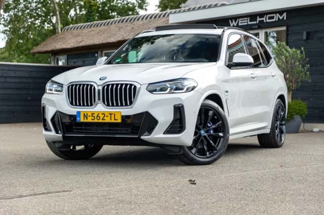 BMW X3 (2022) thumbnail 1