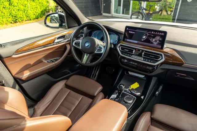 BMW X3 (2022) thumbnail 2