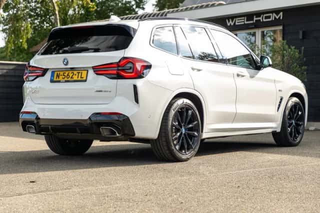 BMW X3 (2022) thumbnail 3