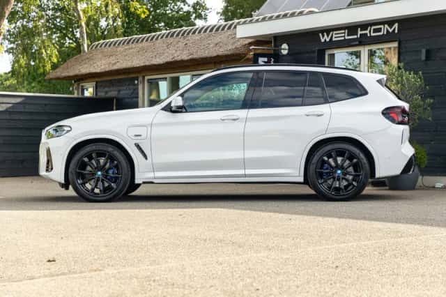 BMW X3 (2022) thumbnail 6