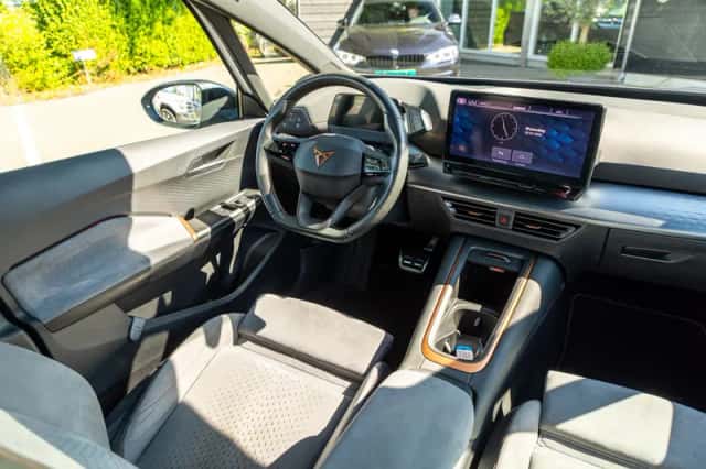 CUPRA Born (2021) thumbnail 2