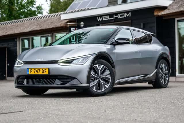 Kia EV6 (2022) thumbnail 1