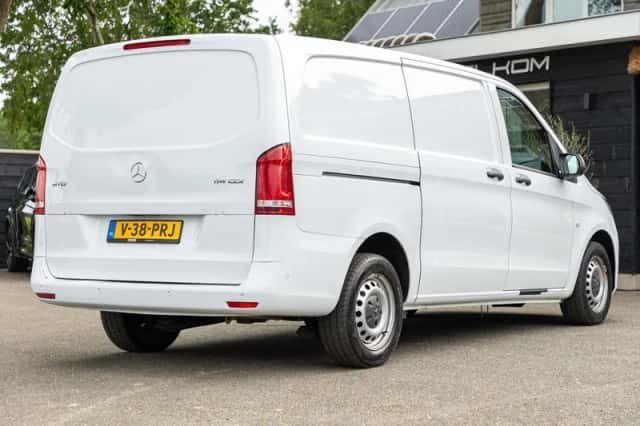 Mercedes-Benz Vito (2021) thumbnail 3