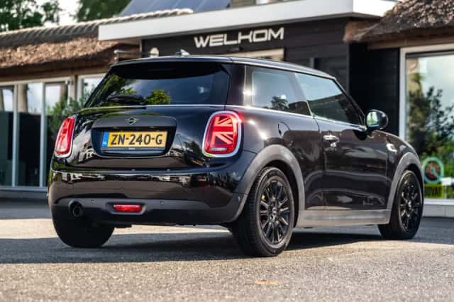 MINI One (2019) thumbnail 3