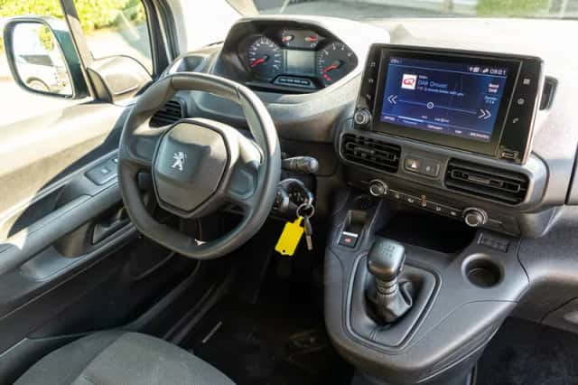 Peugeot Partner (2021) thumbnail 2