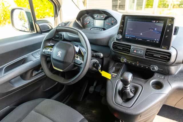 Peugeot Partner (2022) thumbnail 2