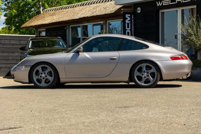 Porsche 911 (2001) thumbnail 5
