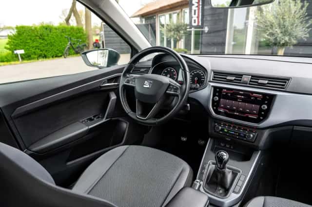 SEAT Arona (2018) thumbnail 2